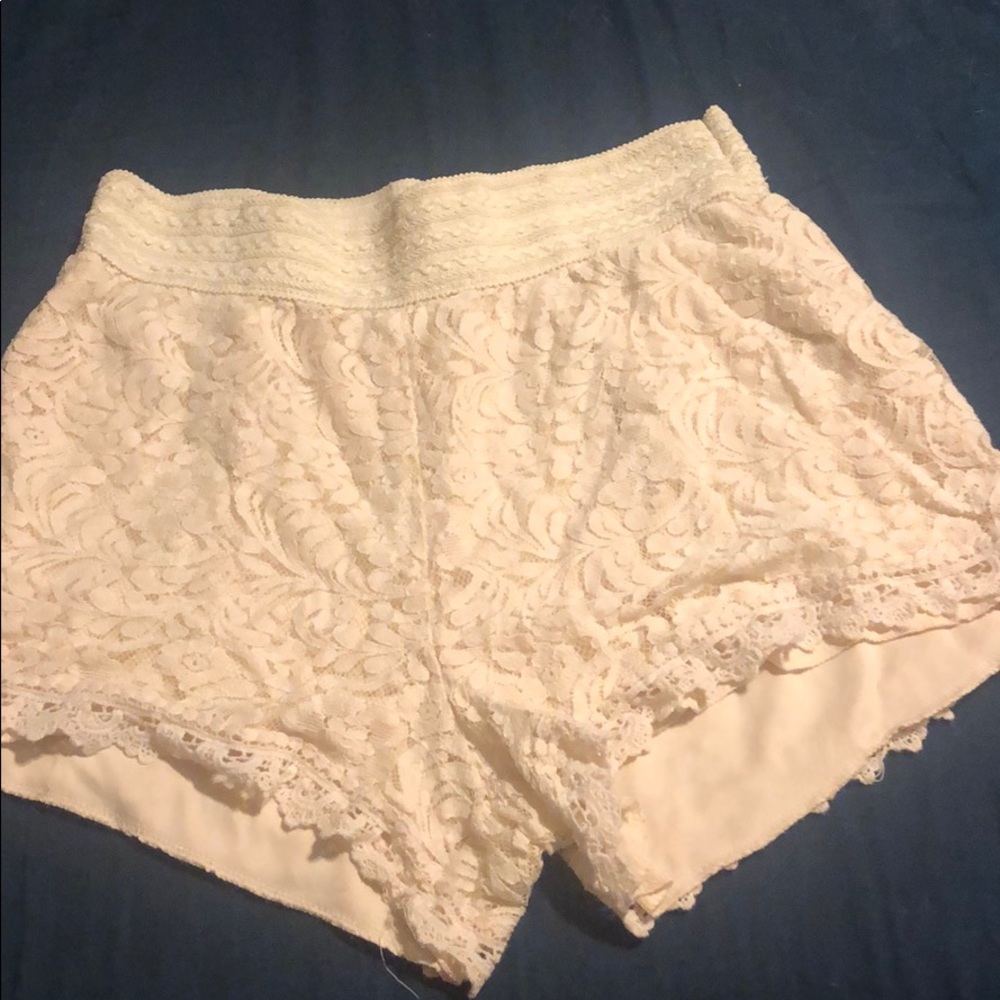 Cream lace white shorts with elastic waist